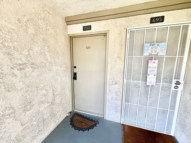 Building Photo - Surfside III / Port Hueneme / 1 bedroom on...