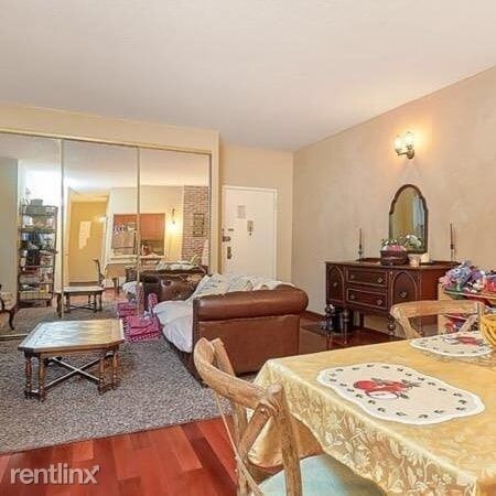 Building Photo - 2 br, 1 bath Apartment - 10104 4th Ave