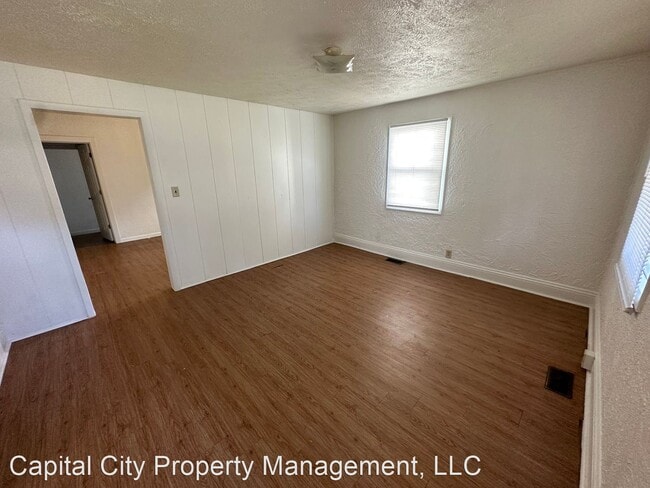 Building Photo - 4 br, 1 bath House - 2201 E. Laurel