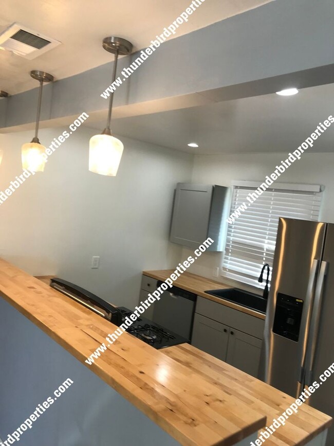 Foto del edificio - 1225 San Mateo Blvd SE