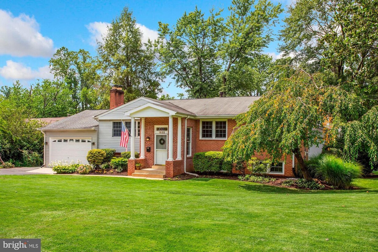 Primary Photo - 1632 Morrill Ct