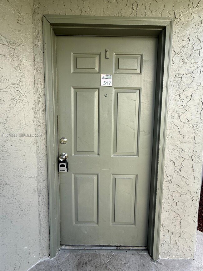 Foto del edificio - 1401 Village Blvd