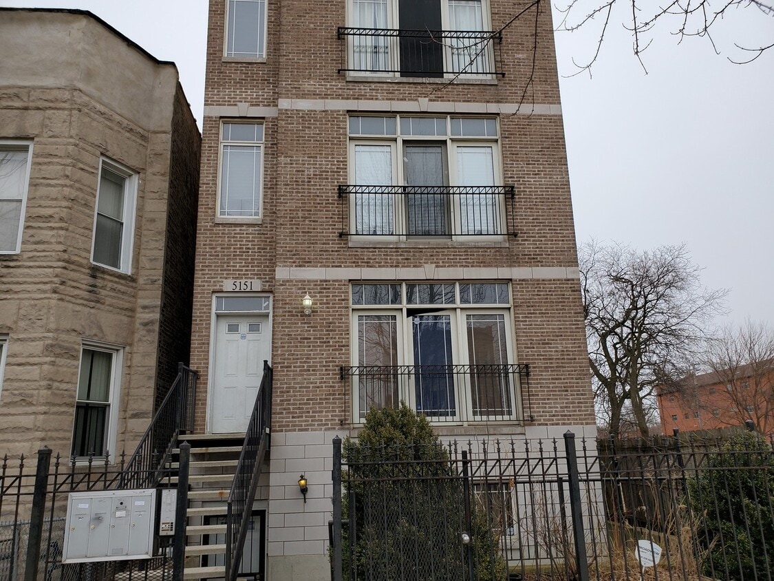 Primary Photo - 5151 S Wabash Ave