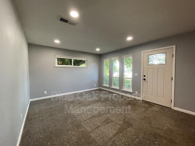 Building Photo - 1 Carson St