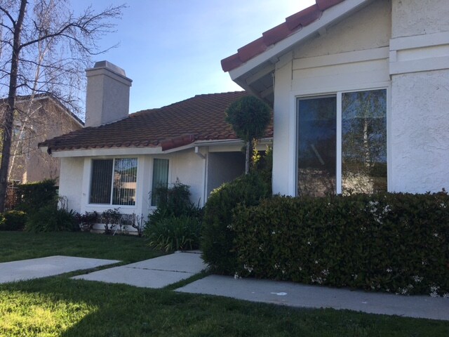 Building Photo - 5937 Rustling Oaks Dr