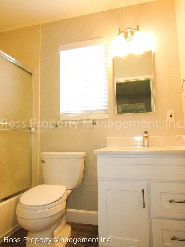Building Photo - 2 br, 1 bath Apartment - 1076 Ora Avenue