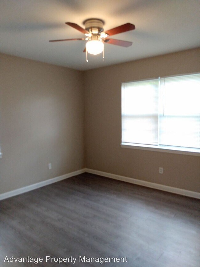 Foto del edificio - 3 br, 1 bath House - 5155 Christopher Ave.