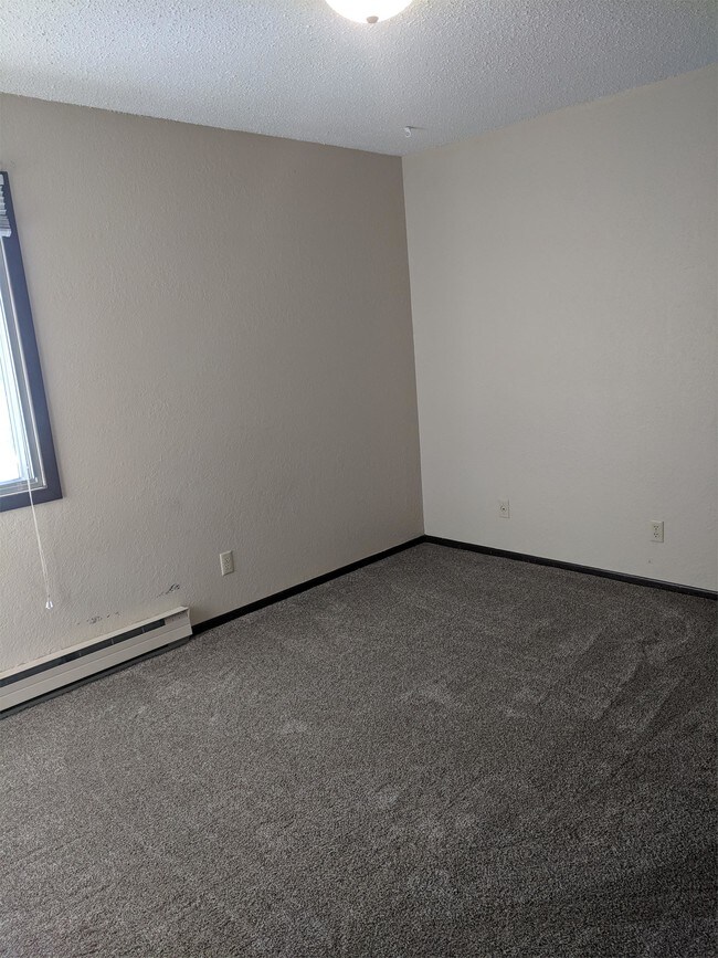 Building Photo - 310 Kenwood Dr