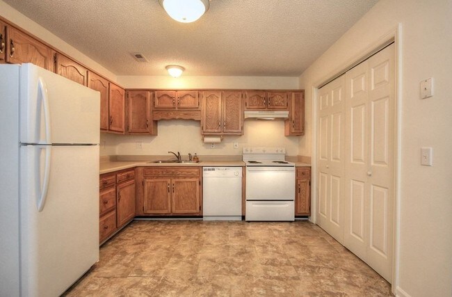 Building Photo - 956 Polo Pl