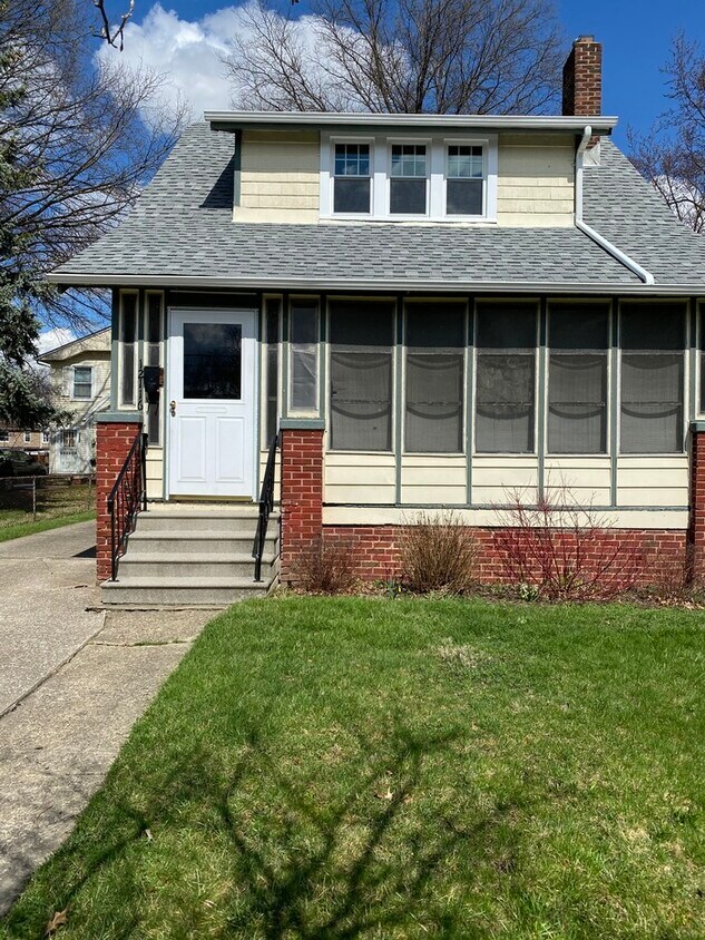 Primary Photo - 12116 Longmead Ave
