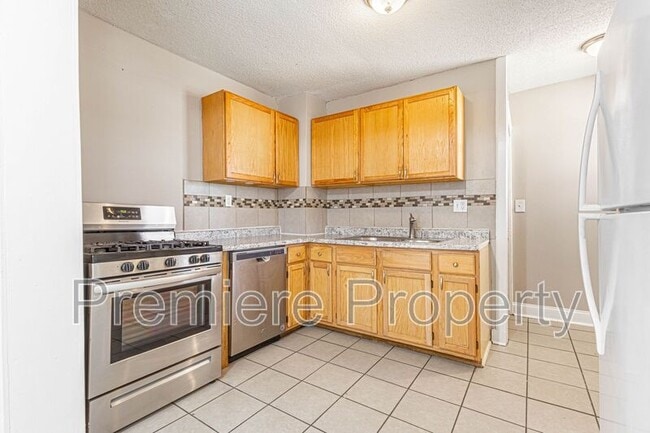 Building Photo - 4604 NE 47th St