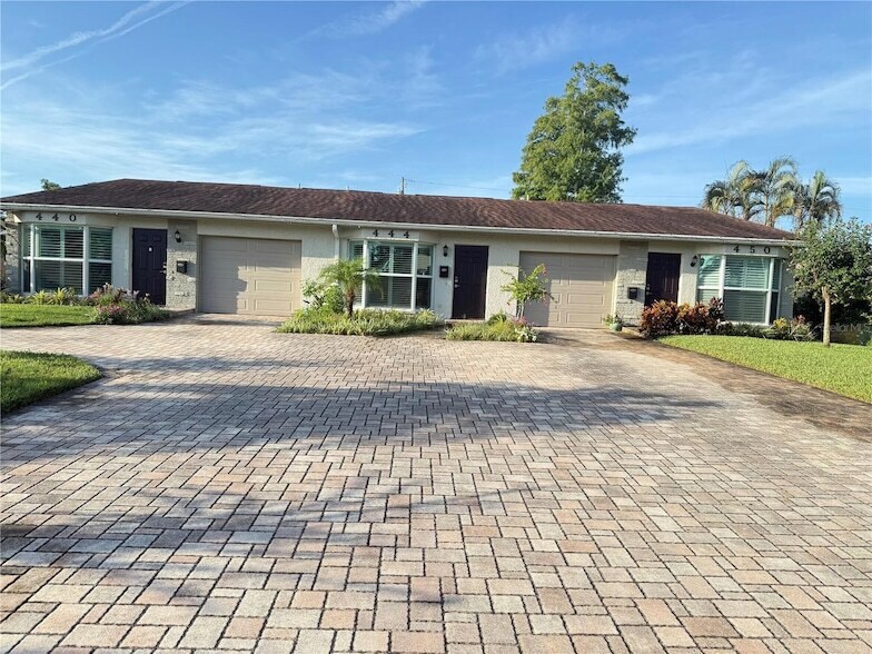 Foto principal - 440 50th Ave N