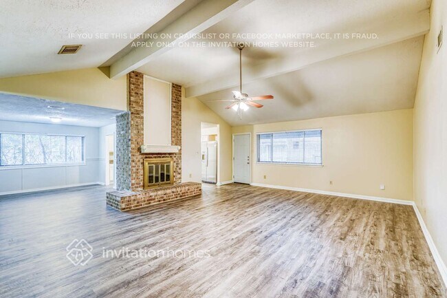 Foto del edificio - 1819 Pilgrims Point Dr