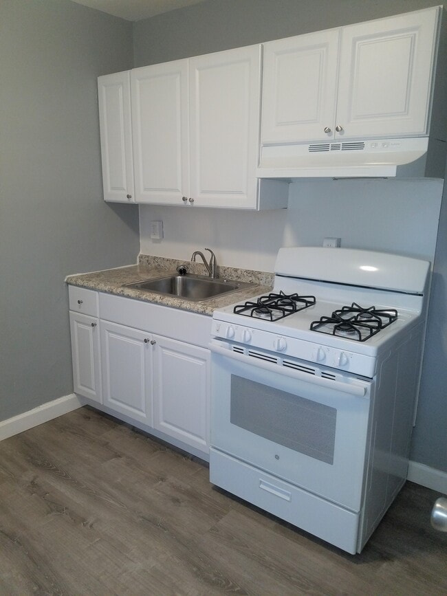 Kitchen - 7223 Olive Blvd
