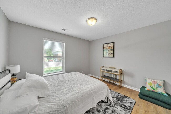 Foto del edificio - 4720 Grant Line Rd
