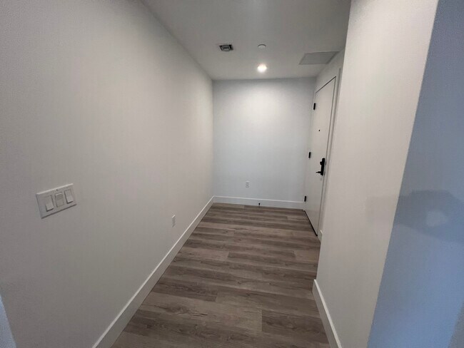 Foto del edificio - 244 NW 31st St