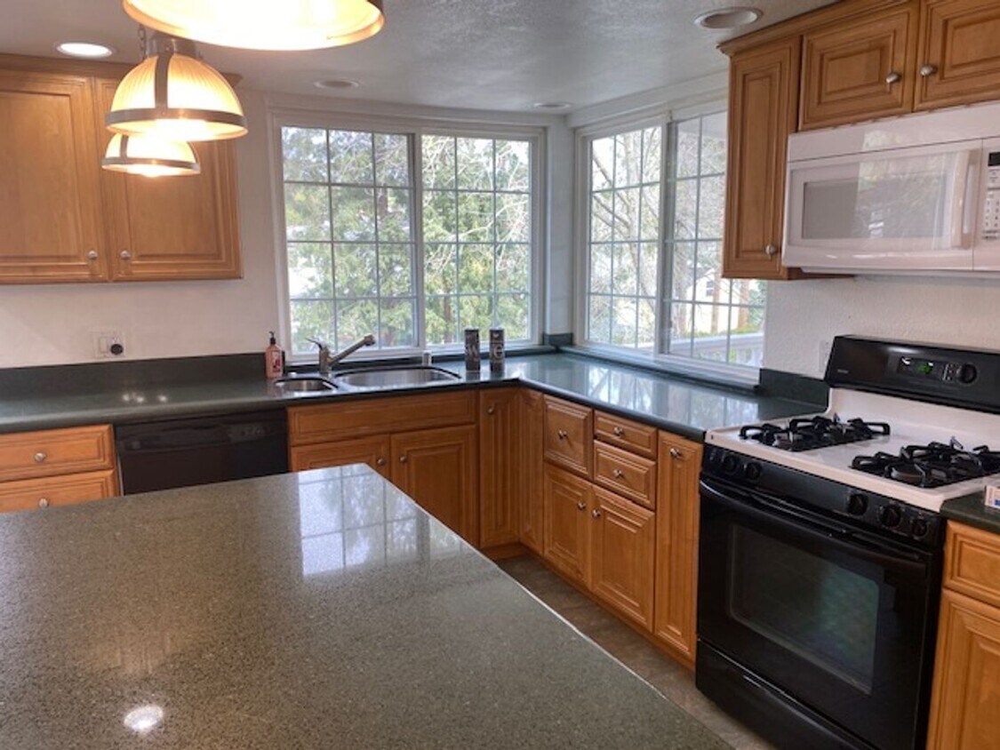 Primary Photo - Cute home in Benicia near town!