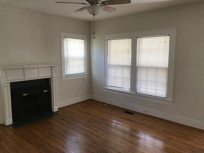 Foto del edificio - Adorable Two Bedroom Home In Plaza Midwood!