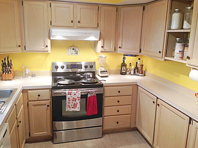 Building Photo - 695 A 1 A