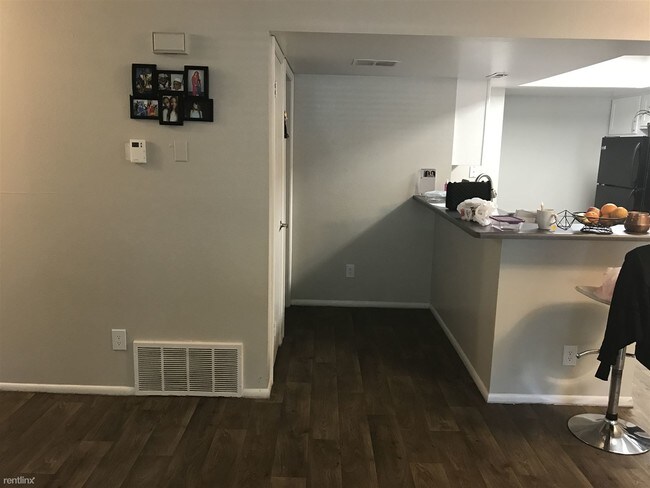 Foto del edificio - 1450 W Brook Ridge Ln