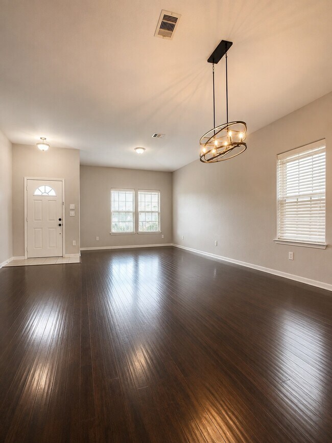 Foto del edificio - 406 Mornington Ln