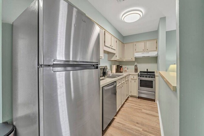 Building Photo - 312 Bream Ave