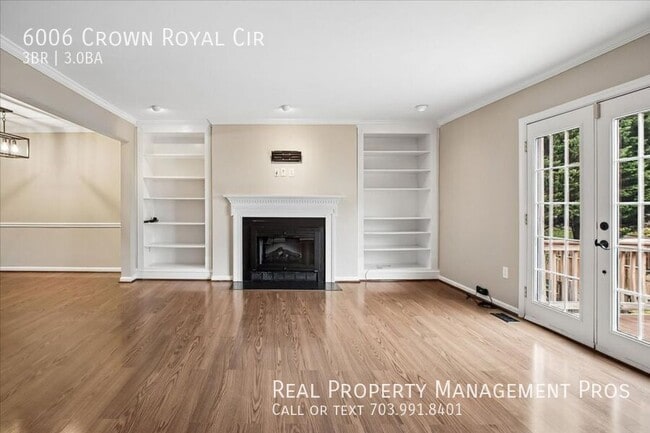 Foto del edificio - 6006 Crown Royal Cir