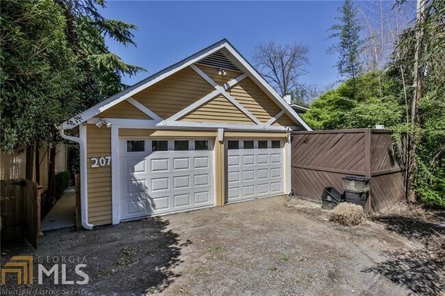 Foto del edificio - 207 Westminster Drive Northeast