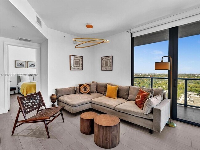 Foto del edificio - 121 NE 34th St