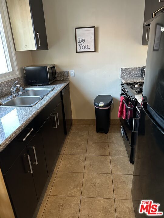 Building Photo - 137 Rexford Dr