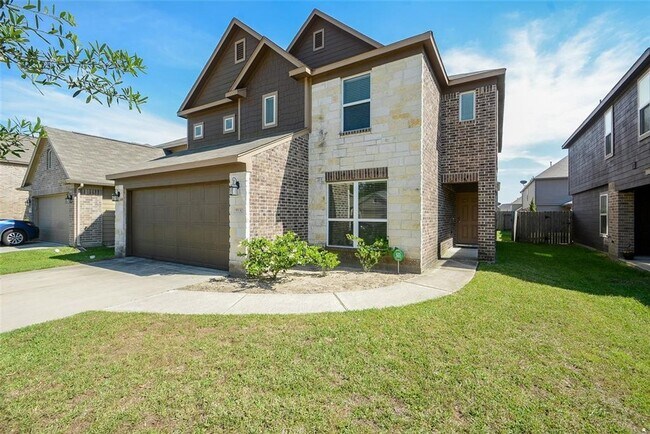 Building Photo - Beautiful stone front 2 story home in the ...