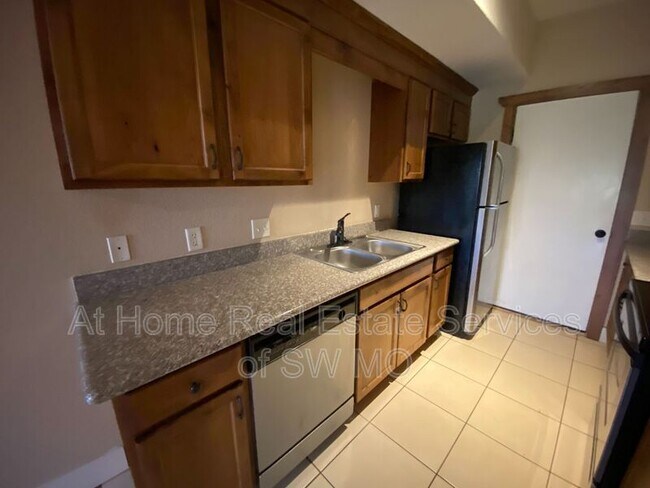 Building Photo - 2183 W Bingham St