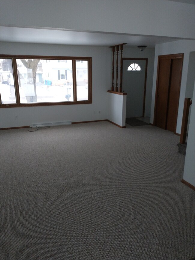 Building Photo - 764 Nelson Ln
