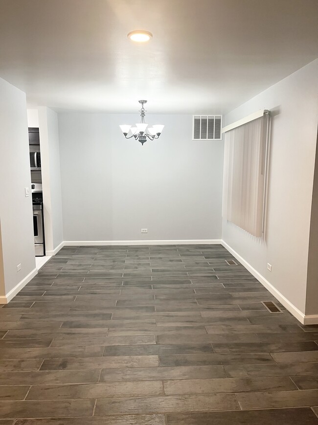Building Photo - 6818 Roberts Dr