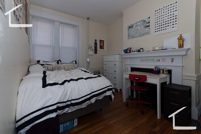 Foto del edificio - HOT BROOKLINE LISTING!!!!!