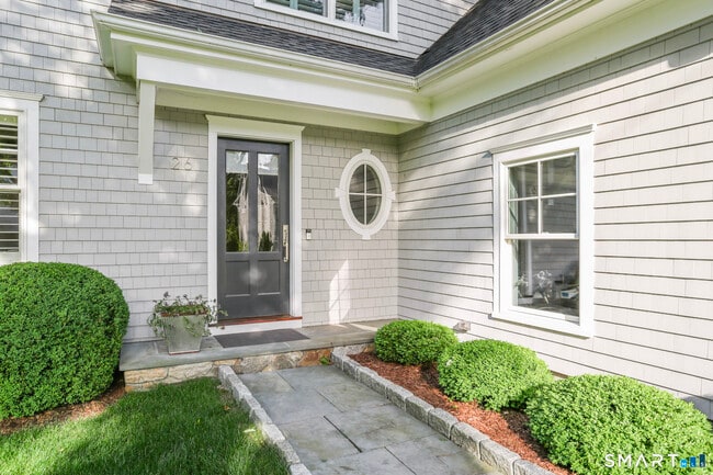 Foto del edificio - 26 Long Lots Ln