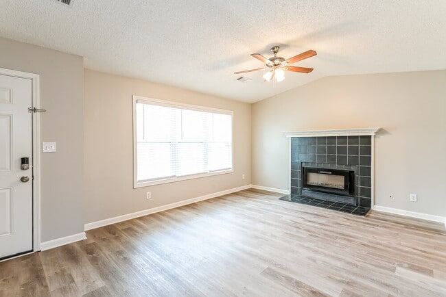 Building Photo - 5767 Riverside Dr