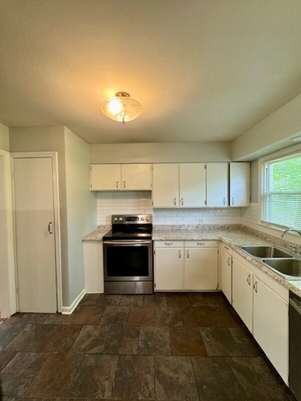 Building Photo - 12811 12th St