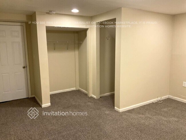 Foto del edificio - 240 Blake Dr