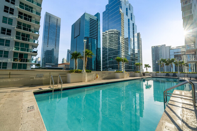 Foto del edificio - 1200 Brickell Bay Dr