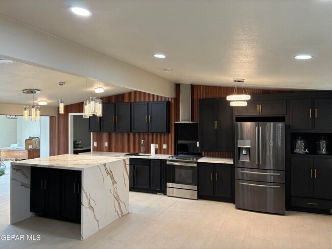 Foto del edificio - 8316 W H Burges Dr