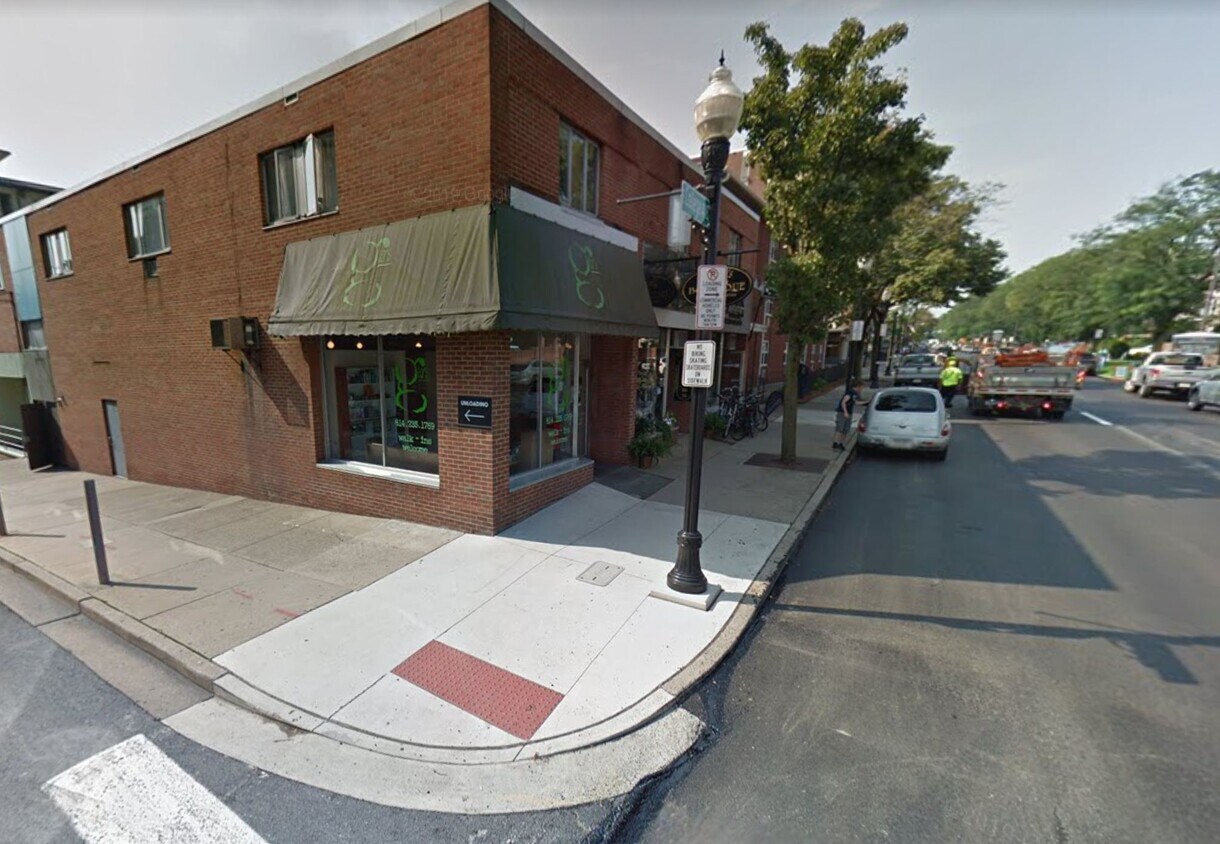 Primary Photo - 108 Hetzel St