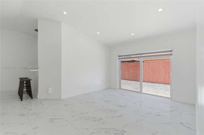 Building Photo - 164 NW 85th Ct