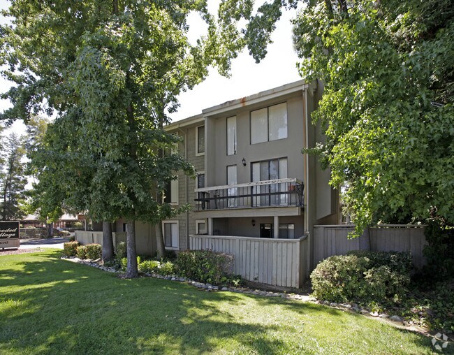 Wooded Village Apartments Carmichael, CA