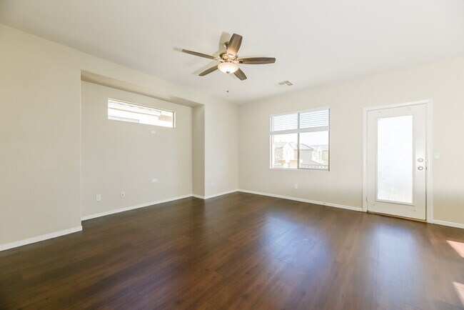 Building Photo - 3564 Chelsea Grove St