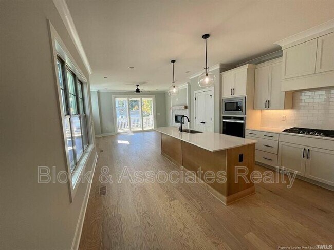 Foto del edificio - 200 E Moore St