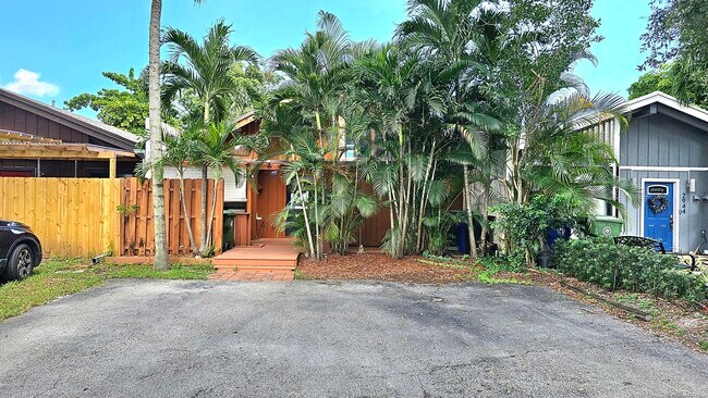 Building Photo - 2948 NW 69th Ct