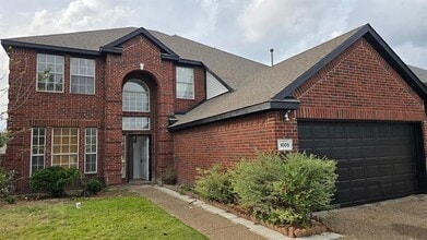 Building Photo - 1005 Leoti Ln