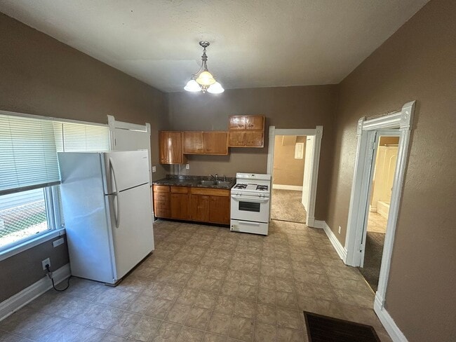 Foto del edificio - 2 Bedroom 1 bath duplex