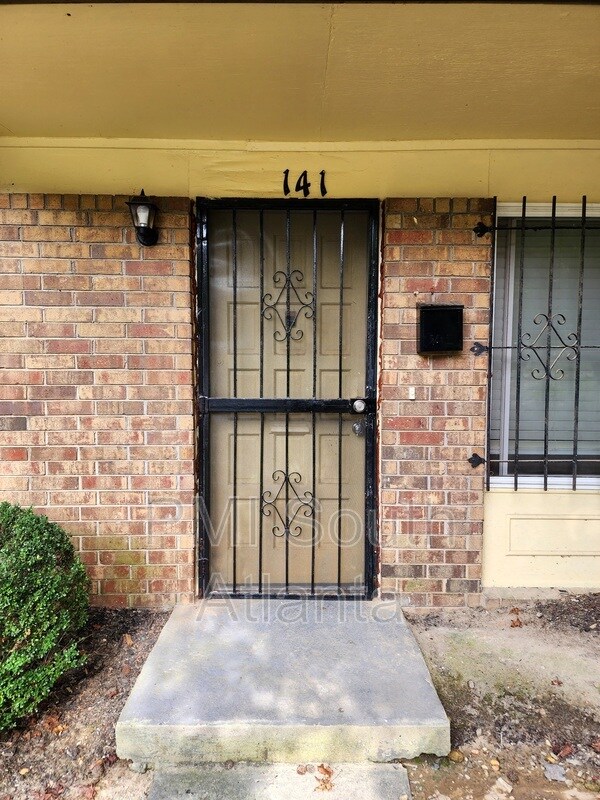 Building Photo - 141 Peyton Pl SW